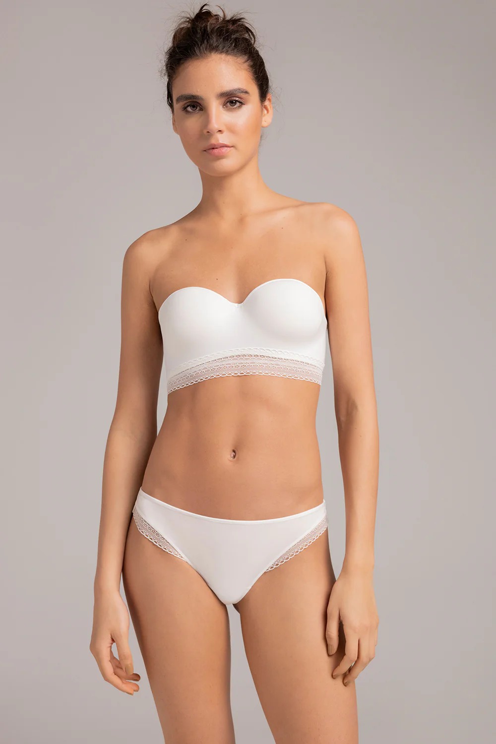 Brasier strapless con copa