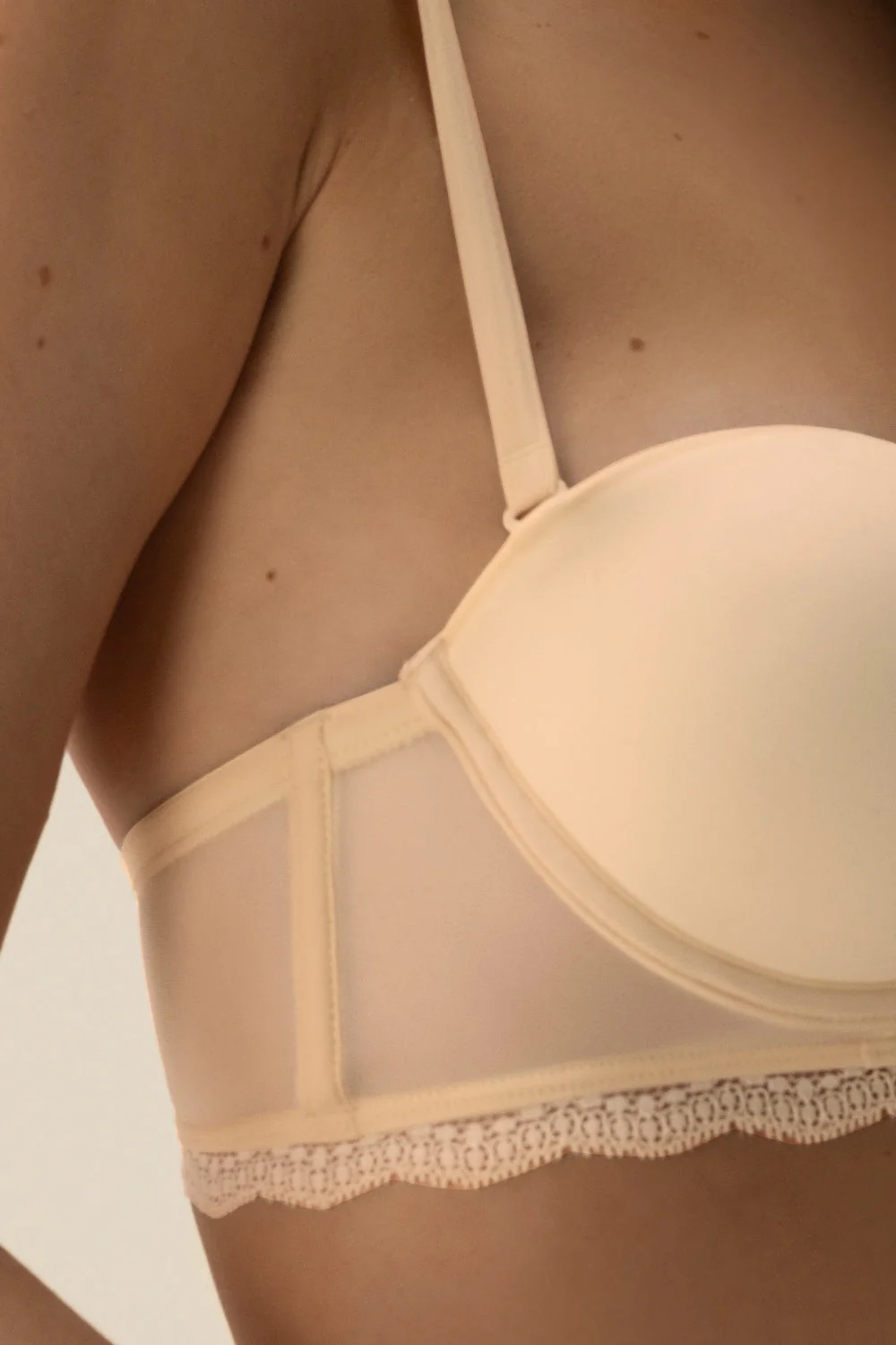 Brasier strapless con copa - Image 4