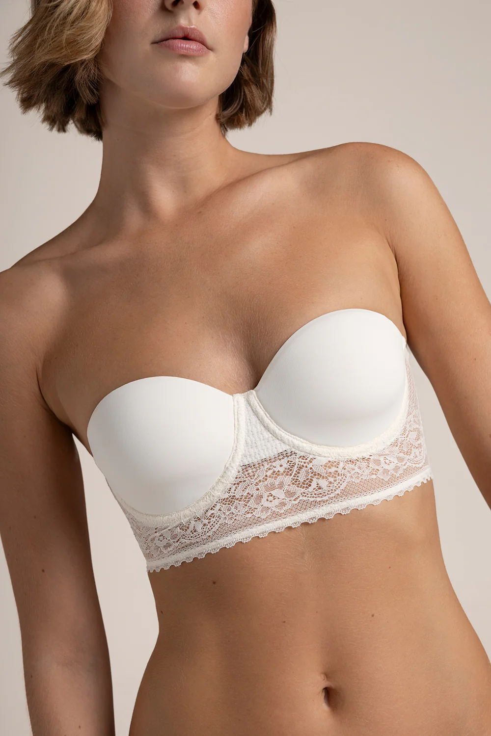 Brasier strapless con copa - Image 4