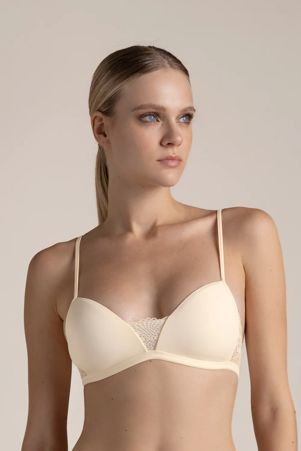 Brasier triangular con copa - Image 4